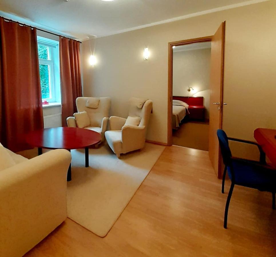 Kuelalistemaja Kukruse Residents Hotel Kohtla-Jarve Luaran gambar